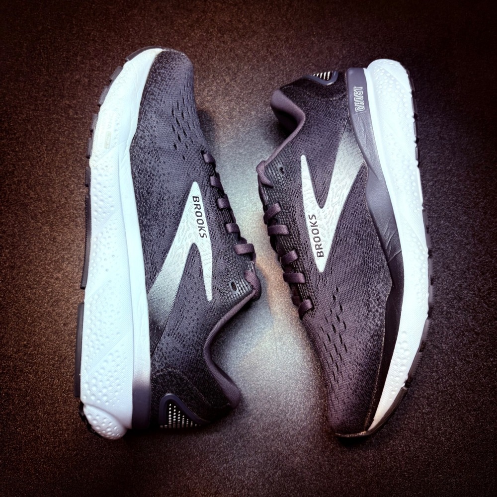 Brooks Ghost 16 Black Grey running walking sneakers gym tennis size 6.5 wide